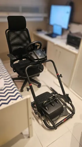 Suporte + Volante Logitech G923 PS5