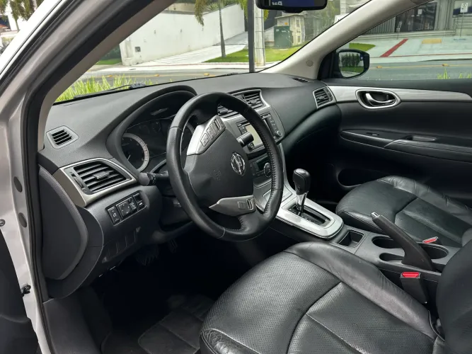 Nissan Sentra SL 2.0/ 2.0 Flex Fuel 16V Aut. 2014