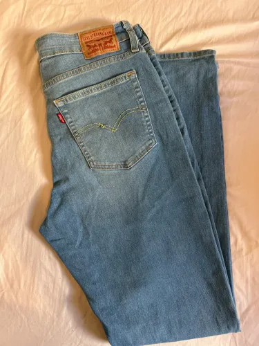 Calça Levi?s feminina 44