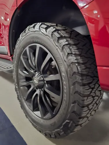 Pneus BFGoodrich KO3 - 275/55 R20 -  Jogo com 4 pneus - Apenas 1.100 km