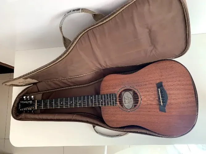 Violão Taylor Baby BT2e