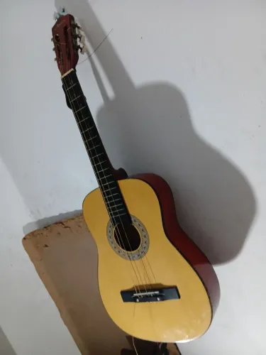 Violão acústico Austin em perfeito estado. 1 corda arrebentou
