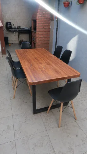 Mesa de madeira angelim pedra - Cadeiras cortesia