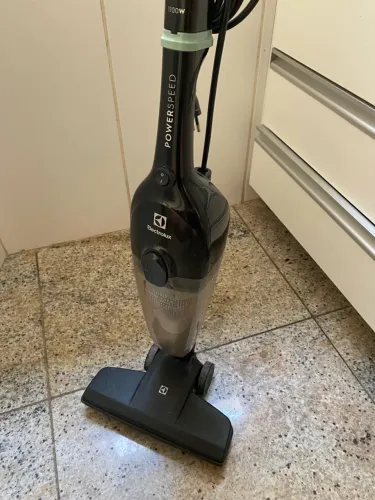 Aspirador de Pó Vertical Electrolux PowerSpeed 1100W (Leia a descrição)