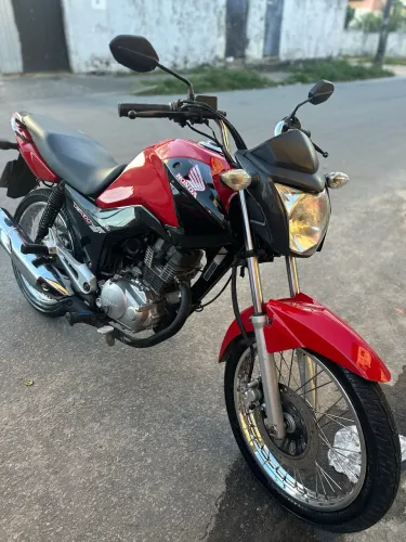 Vendo essa FAM 150 VERMELHA 14.500 no ponto de transferir chama