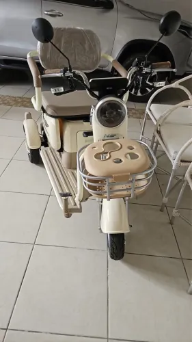 Moto elétrica nova zero  