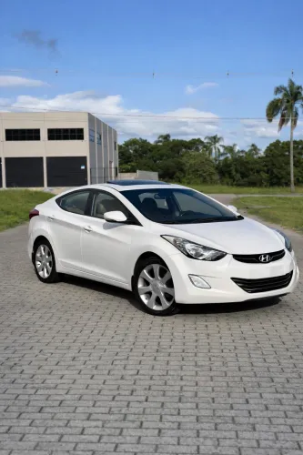 Hyundai Elantra GLS 1.8 16V Aut. 2013