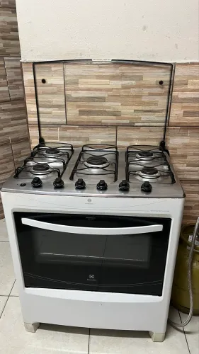 Vendo fogão 5 bocas Eletrolux em perfeito estado e funcionamento!