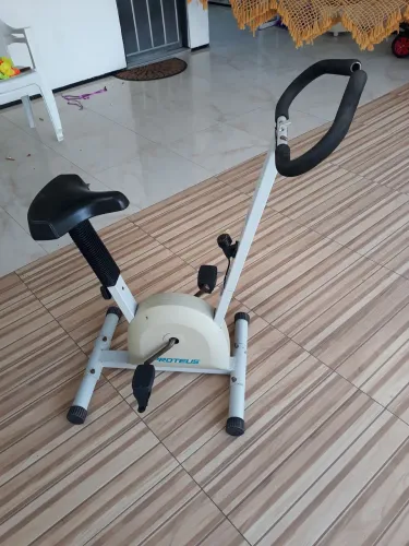 Vendo bicicleta ergométrica Protheus 