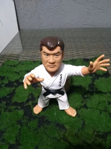 BONECO LUTA PRIDE....