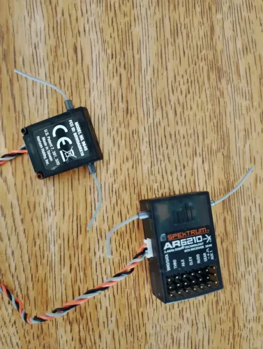 Vendo receptor original Spektrum AR6210 com satélite, para aeromodelo.