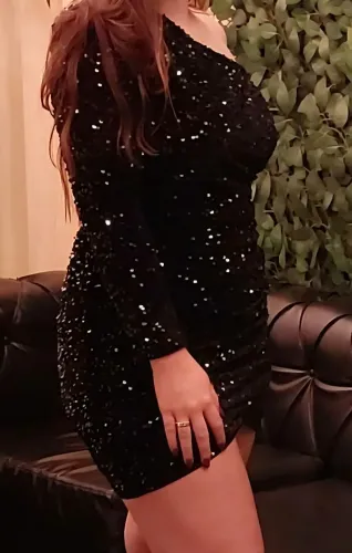 VESTIDO DE FESTA CURTO BRILHOSO, MEGA CONFORTÁVEL!
