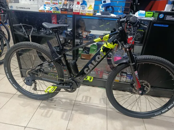 E- Bike 29 Caloi E vibe semi-nova Tam M 