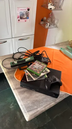 Video game xbox one desbloqueado + controle + jogos