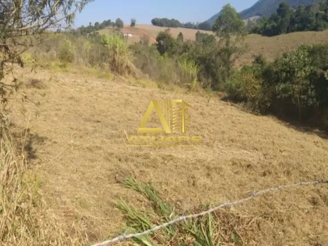 VENDA | Terreno no bairro Cervo, aproximadamente 15km de Pouso Alegre. Possui aproximadame