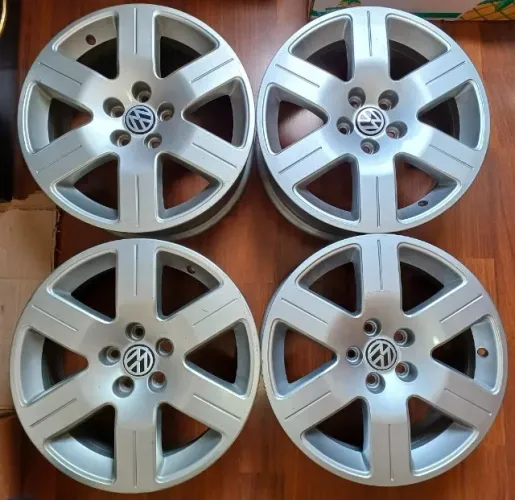 Jogo Rodas Originais Volkswagen Bora aro 16" furação 5x100 