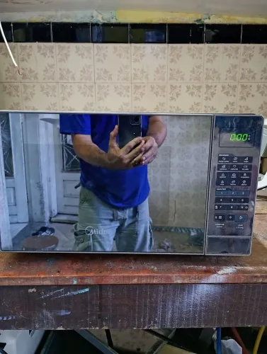 Microondas Midea 20 litros espelhado