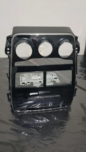 Moldura Toyota Yaris com Rádio