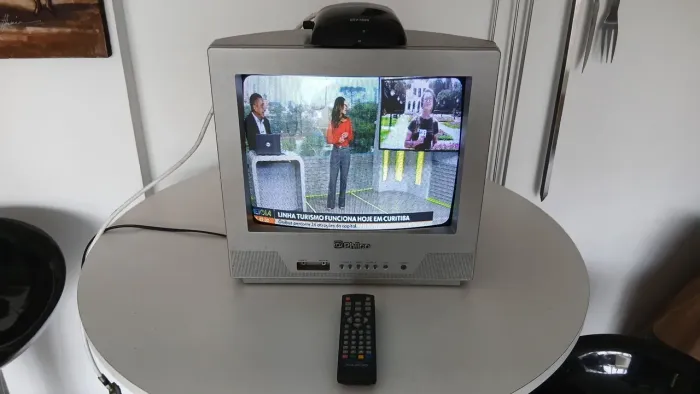 TV 14" de Tubo com conversor digital 