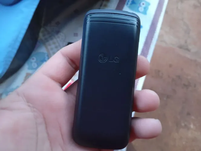 Celular LG B220 - Semi novo
