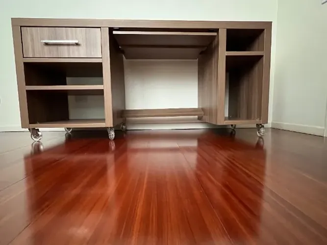 Mesa de escritorio em MDF