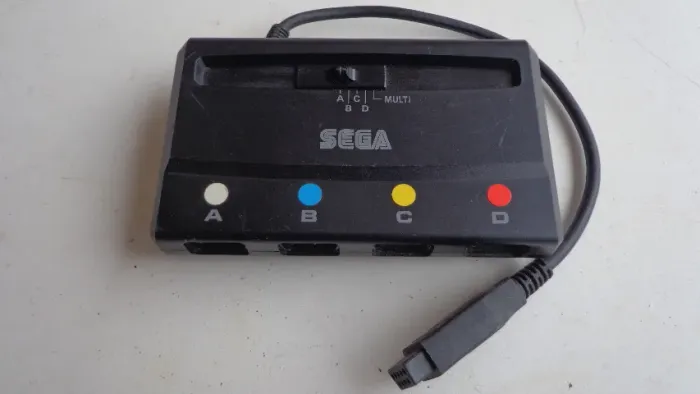 Multitap Mega Drive E Sega Cd Adaptador De 4 Controles (Usado)