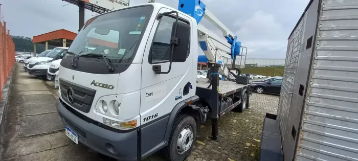 MB Accelo 1016 + Plataforma Socage Aérea 24M Ano 2020