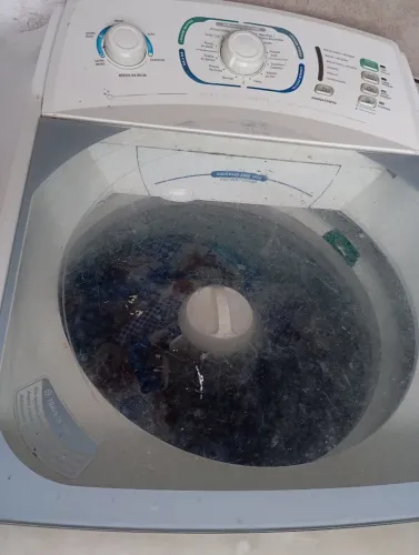 Vendo máquina de lavar roupa usada, com defeito.