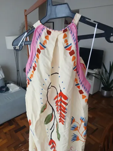 Vestido frente única Colcci