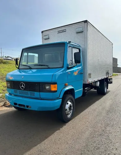 MERCEDINHA 710 baú