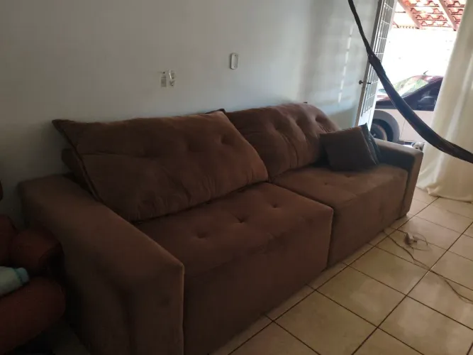 Sofá retrátil/reclinável casa barroco.