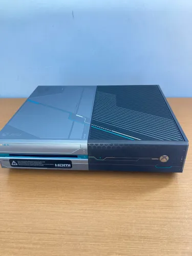 Xbox one Halo Limited Edition 1TB 
