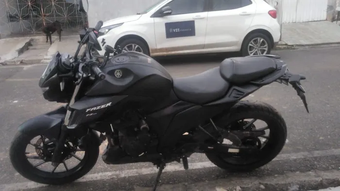 Troco fazer 250 em carro do meu interesse e valor compatível