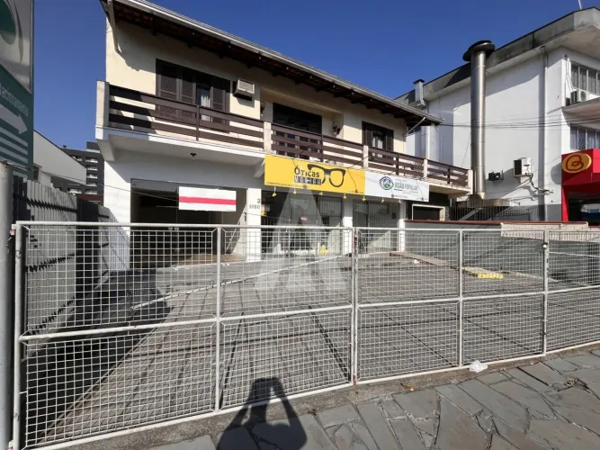 Loja comercial situada no bairro Saguacu, Joinville, com 37.95 m².