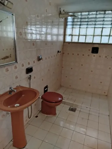 Imóvel três quartos,térreo e primeiro andar na região de Lauro de Freitas