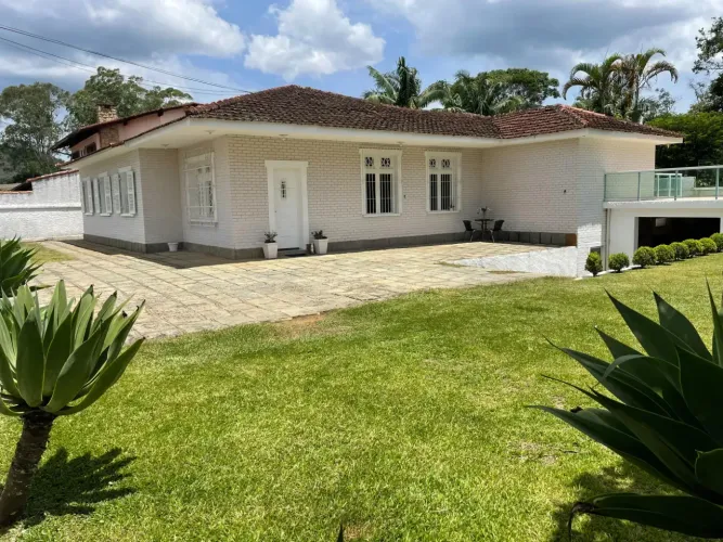 Oportunidade casa linear, próximo ao centro da cidade!