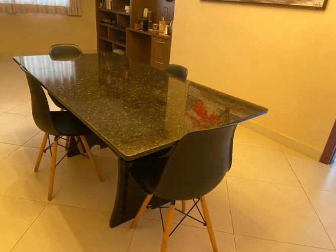 Mesa de mármore preta 