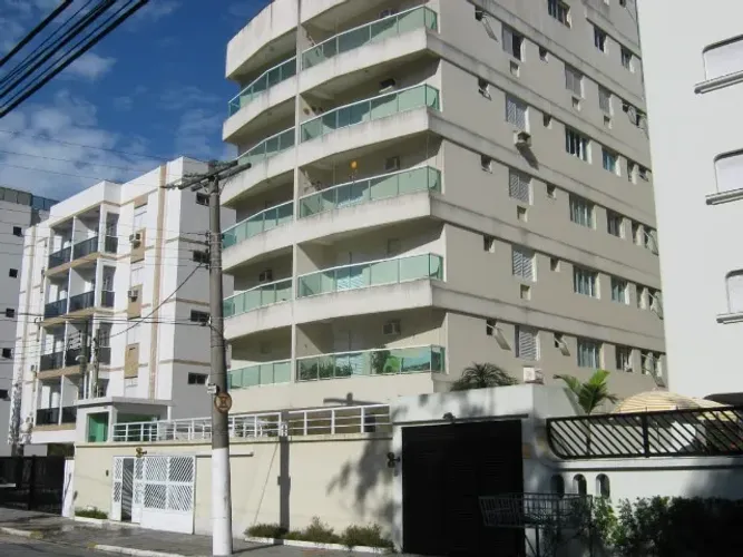 GUARUJA ENSEADA 2 SUITES COM AR CONDICIONADO