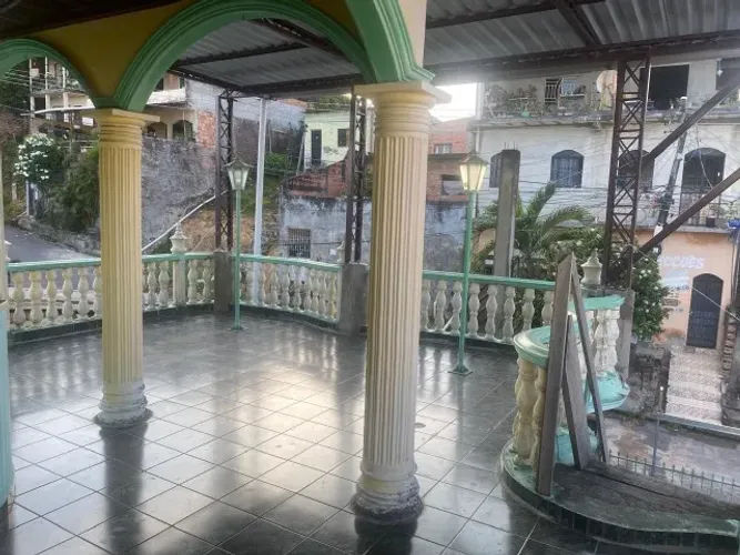 Lindo Apartamento com Varanda.