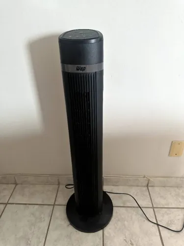 WAP Ventilador de Torre AIR SILENCE com 4 Ní­veis de Velocidade 220V