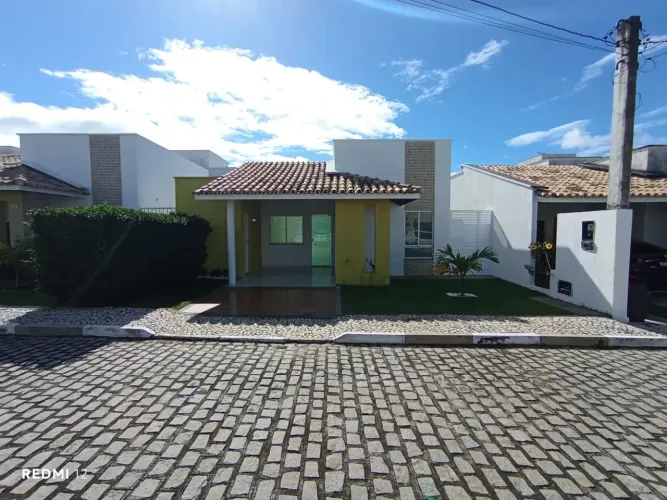Casa com 3 quartos em condomínio no bairro SIM - Feira de Santana - BA