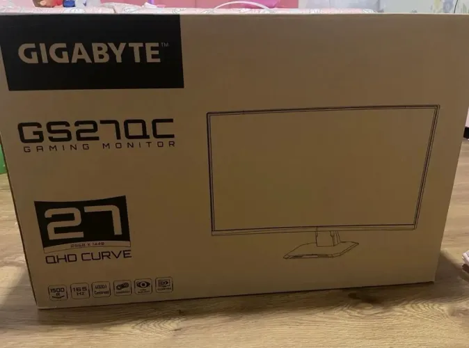Monitor Gamer Curvo Gigabyte 27" QHD (1440p) - GS27QC (Impecável)