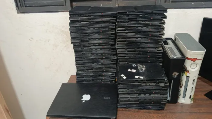 Lote de Games Ps2 Xbox360 Notebook