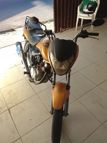 CG Titan ex 150 em bom estado de conservação pegar e andar