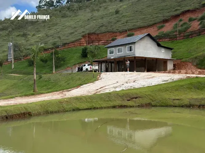 VENDE-SE LINDO SÍTIO EM PEDRA BRANCA DOMINGOS MARTINS ES