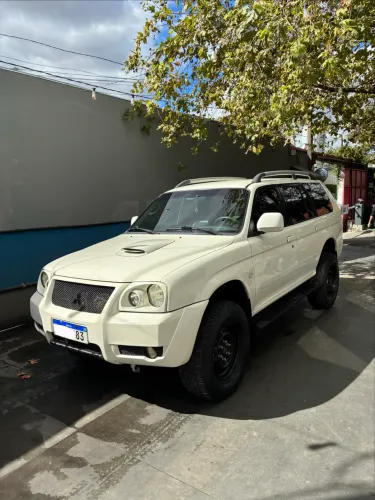Mitsubishi Pajero Sport HPE 2.5 4X4 Diesel Mec. 2011