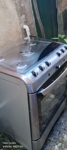 Fogão conservado completo