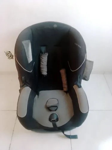 Vendo cadeirinha de carro para criança