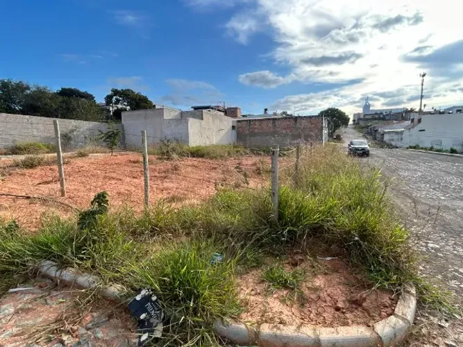 Lote de esquina 250 m² bairro Davanuze - Divinópolis