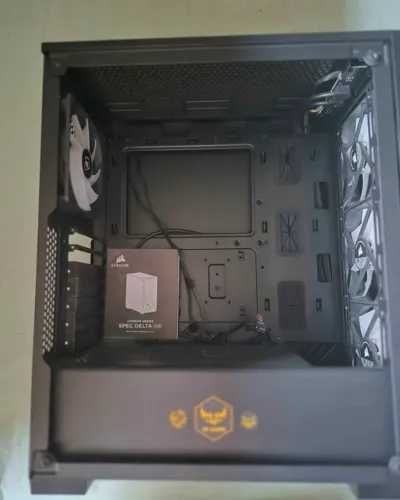 Gabinete Gamer Corsair Carbide Spec Delta RGB Mid-Tower Gaming Case + 7 fans